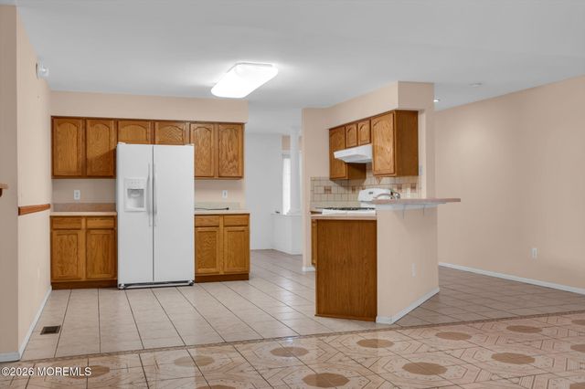 100 Bark Road, Manahawkin, NJ 08050