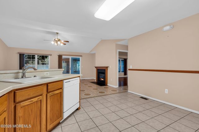 100 Bark Road, Manahawkin, NJ 08050
