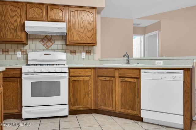 100 Bark Road, Manahawkin, NJ 08050