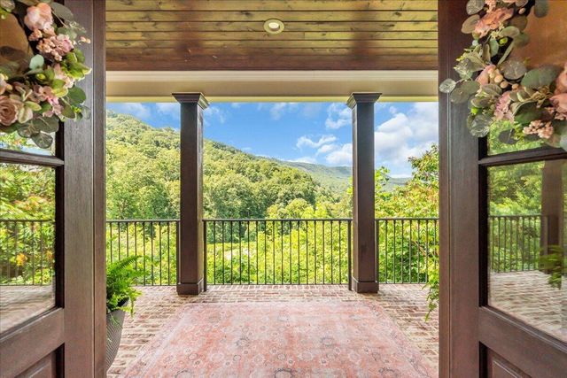 586 Kestrel Lane, Chattanooga, TN 37419