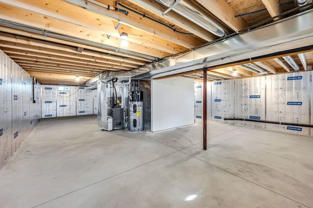 7 High Bluff Rd, Belchertown, MA 01007