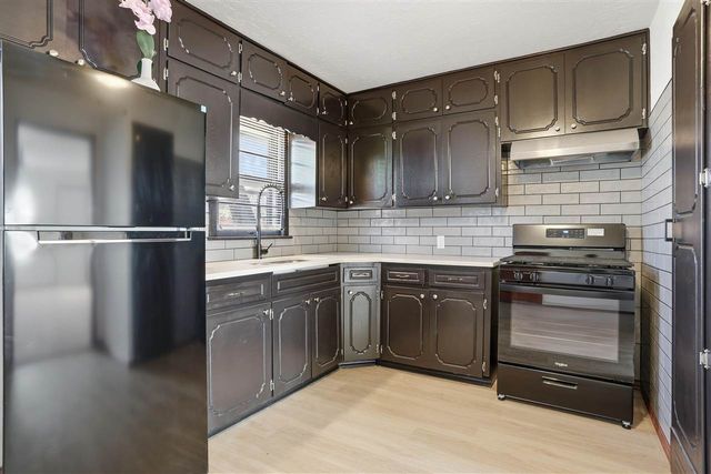 1909 SW B Ave, Lawton, OK 73501