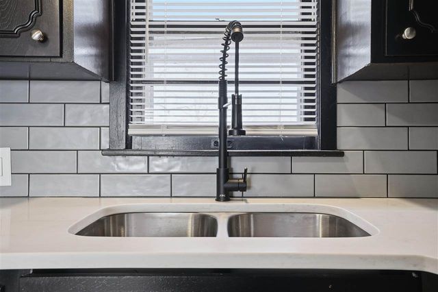 1909 SW B Ave, Lawton, OK 73501