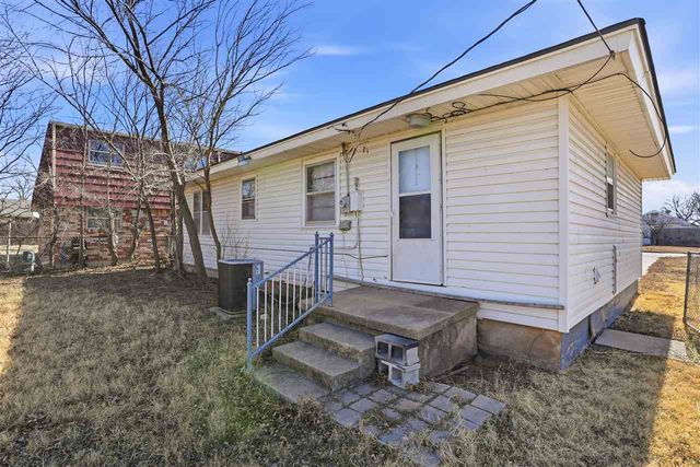 1909 SW B Ave, Lawton, OK 73501