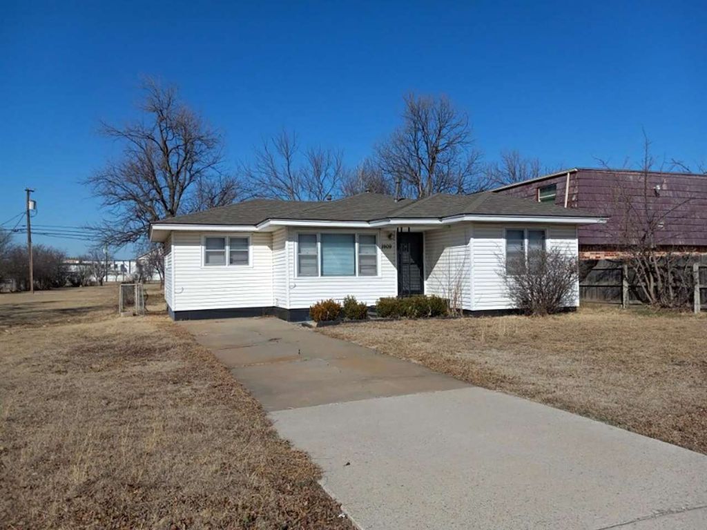 1909 SW B Ave, Lawton, OK 73501