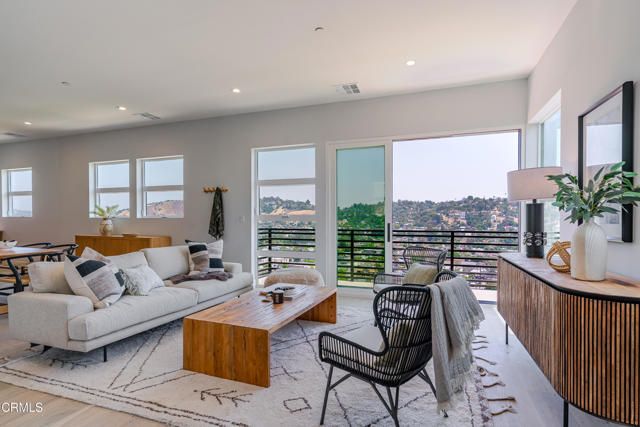 3874 W Point Drive, Los Angeles, CA 90065