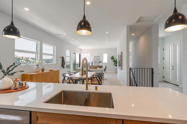 3874 W Point Drive, Los Angeles, CA 90065