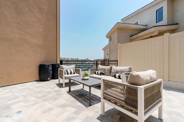 3874 W Point Drive, Los Angeles, CA 90065