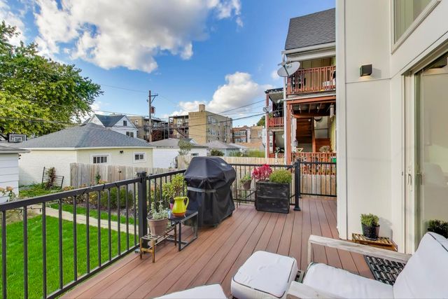 4438 N Spaulding Avenue, Chicago, IL 60625