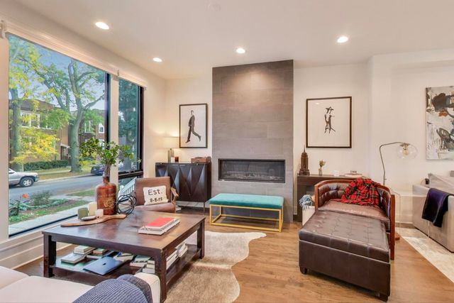 4438 N Spaulding Avenue, Chicago, IL 60625