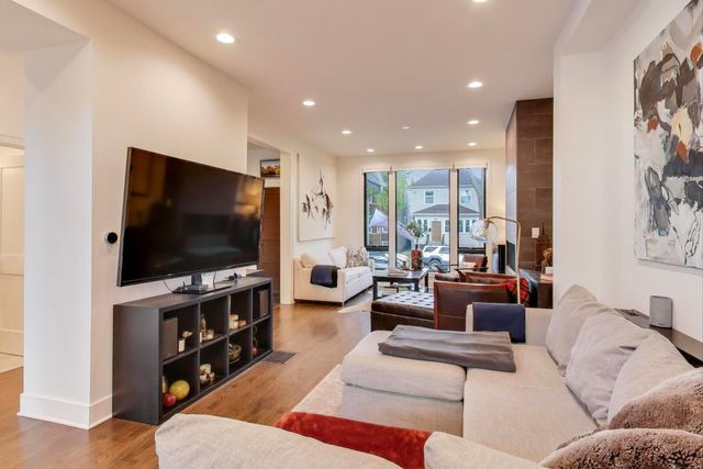 4438 N Spaulding Avenue, Chicago, IL 60625