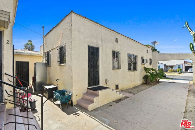 624 E 84th Street, Los Angeles, CA 90001
