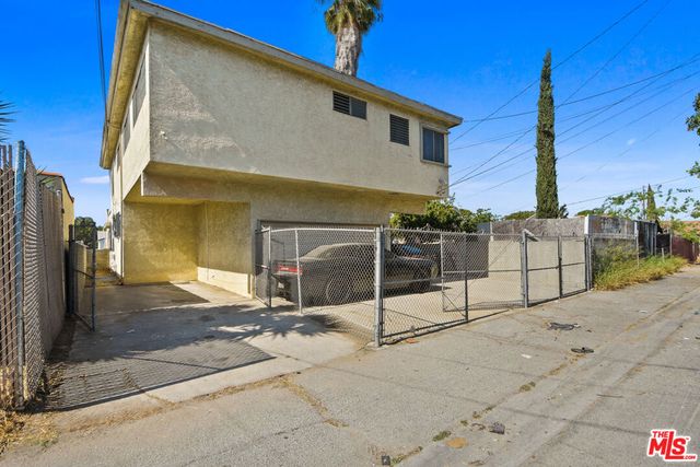 624 E 84th Street, Los Angeles, CA 90001