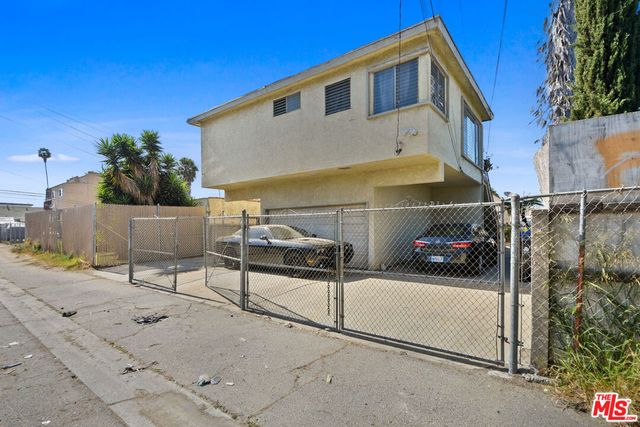 624 E 84th Street, Los Angeles, CA 90001