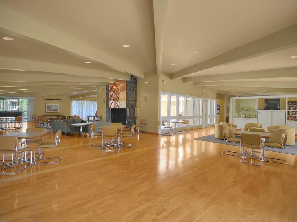 Image 22 of property listing at 819 N Humboldt Street 407, San Mateo, CA 94401