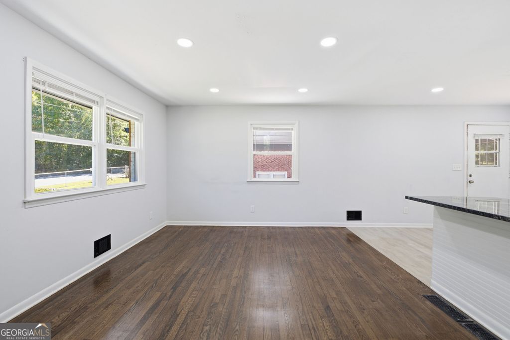 3589 Eisenhower Circle, Atlanta, GA 30354 — photo 5