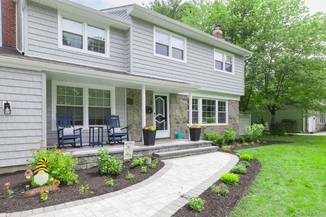 66 Cygnet Drive, Smithtown, NY 11787