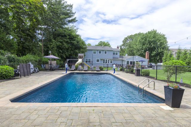 66 Cygnet Drive, Smithtown, NY 11787