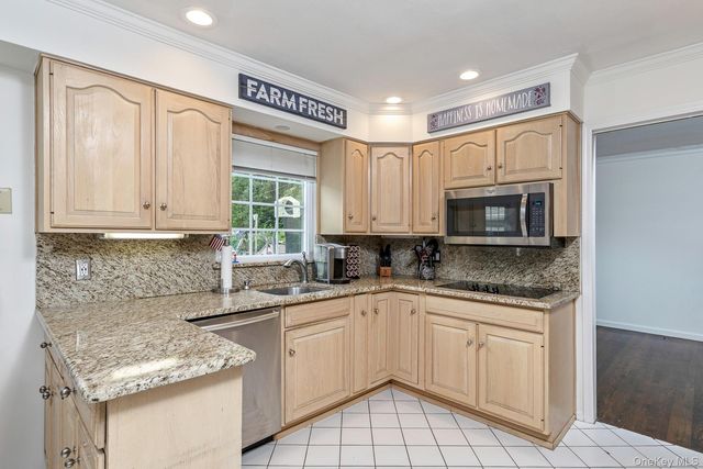 66 Cygnet Drive, Smithtown, NY 11787
