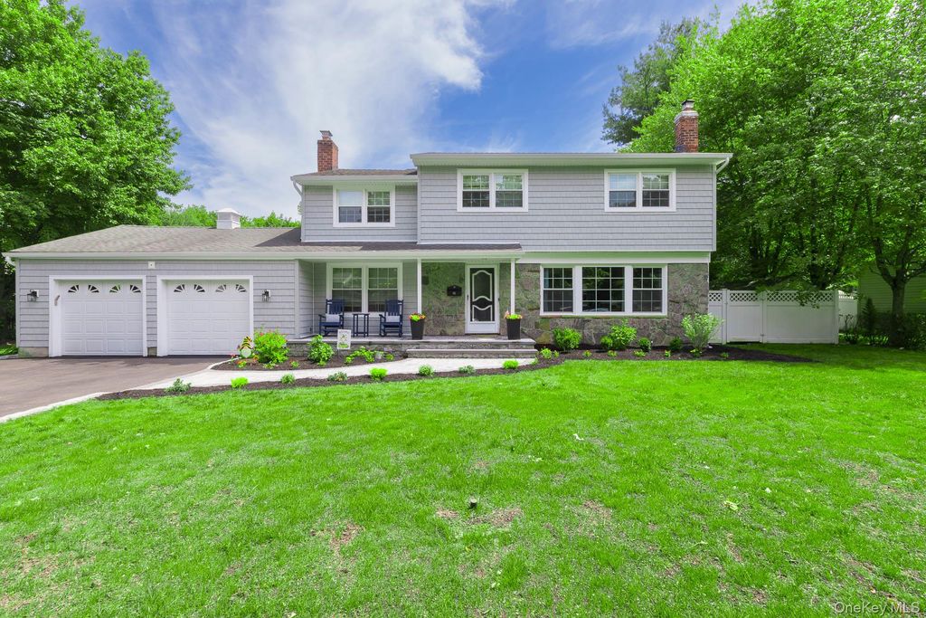 66 Cygnet Drive, Smithtown, NY 11787