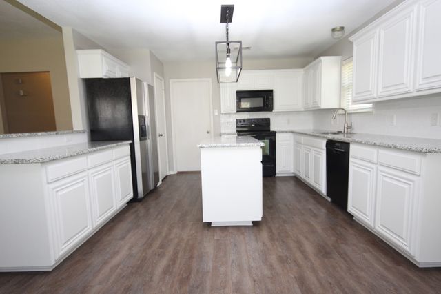 2 Wrexgate Court, Mansfield, TX 76063