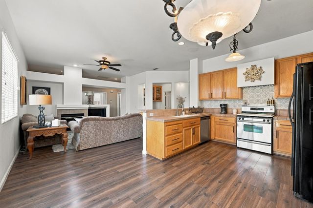 1792 Grouse Run Cir, Roseville, CA 95747