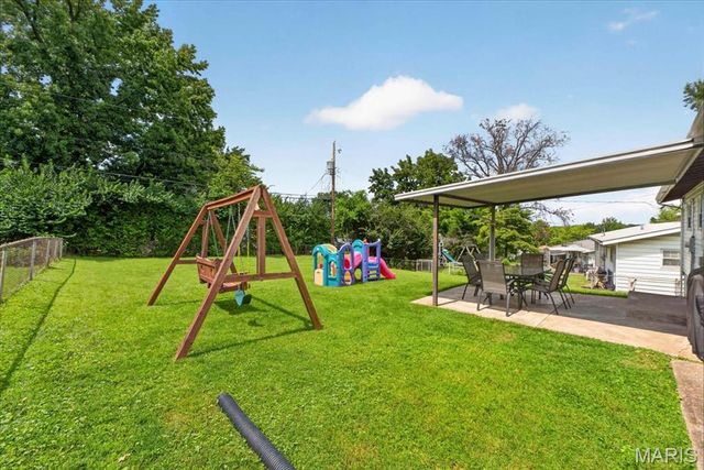 637 S Pam Avenue, St Charles, MO 63301