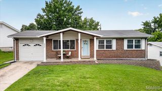 637 S Pam Avenue, St Charles, MO 63301