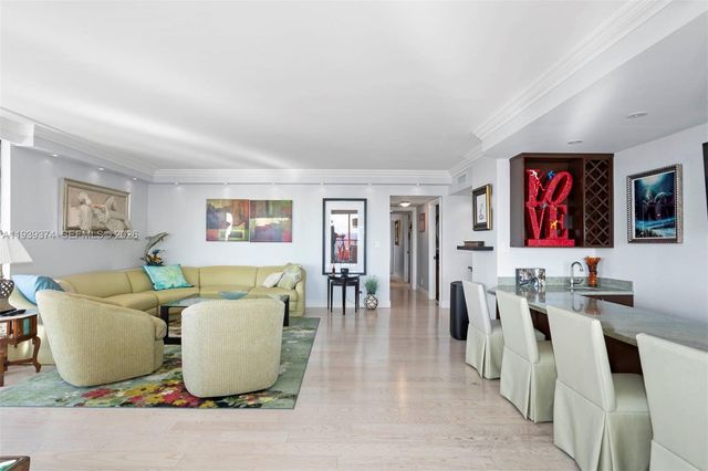 19667 Turnberry Way 19-K, Aventura, FL 33180