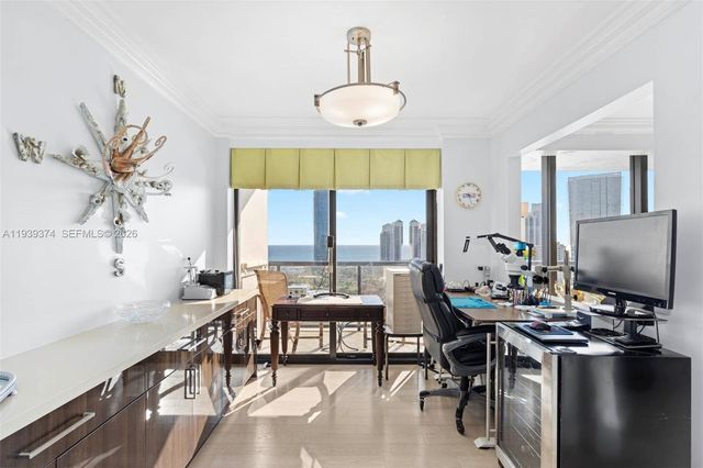 19667 Turnberry Way 19-K, Aventura, FL 33180