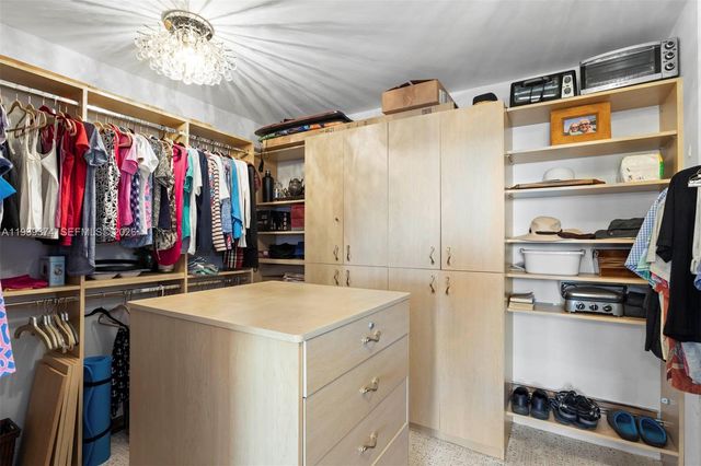 19667 Turnberry Way 19-K, Aventura, FL 33180