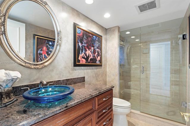 19667 Turnberry Way 19-K, Aventura, FL 33180