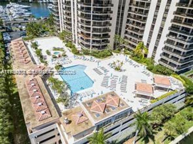 19667 Turnberry Way 19-K, Aventura, FL 33180