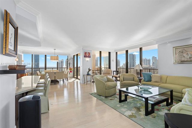 19667 Turnberry Way 19-K, Aventura, FL 33180