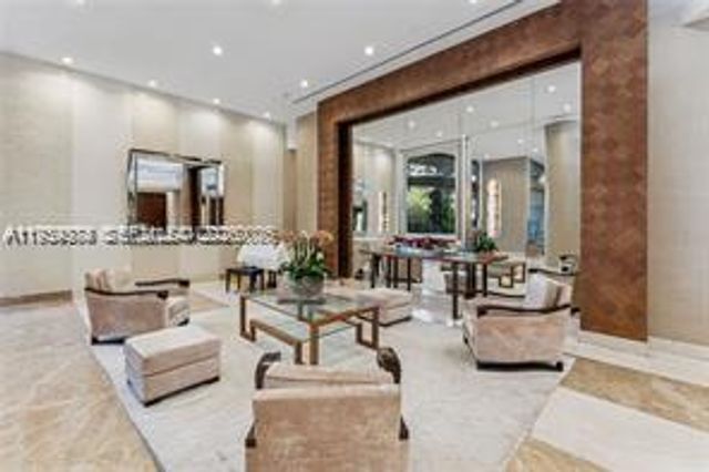 19667 Turnberry Way 19-K, Aventura, FL 33180