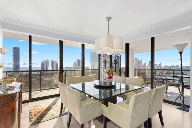 19667 Turnberry Way 19-K, Aventura, FL 33180