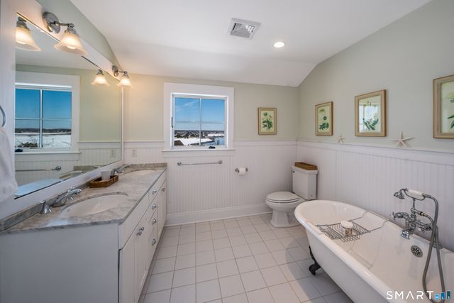 24 Ridgewood Avenue, Madison, CT 06443