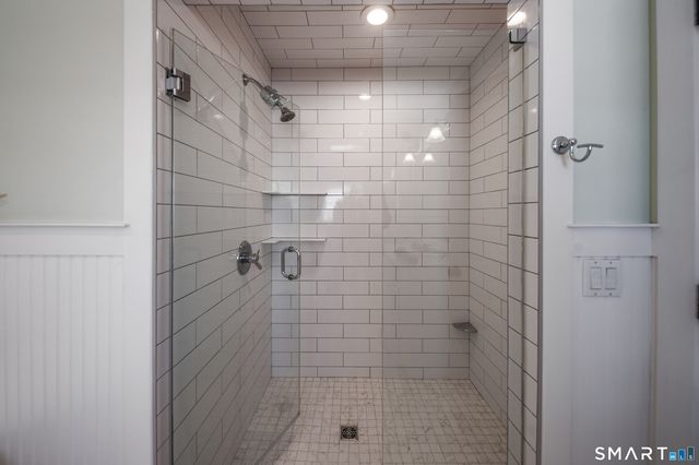 24 Ridgewood Avenue, Madison, CT 06443