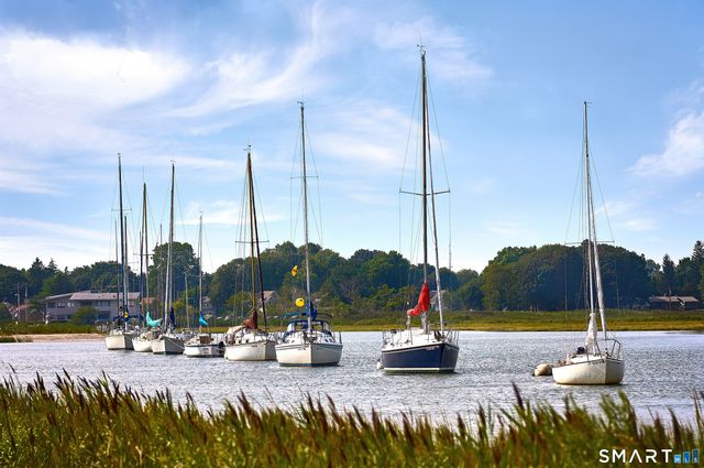 24 Ridgewood Avenue, Madison, CT 06443