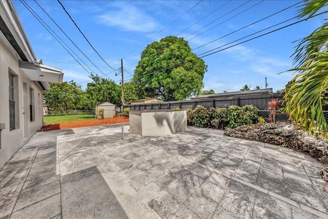 6311 SW 2ND Street, Margate, FL 33068