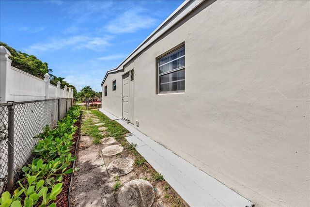 6311 SW 2ND Street, Margate, FL 33068