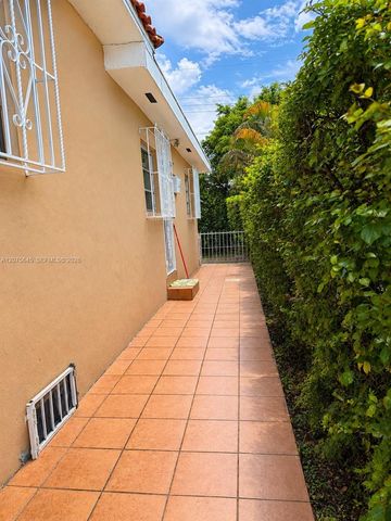 6488 SW 25th Street 1, Miami, FL 33155