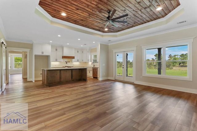 88 Northshore Avenue, Jesup, GA 31545