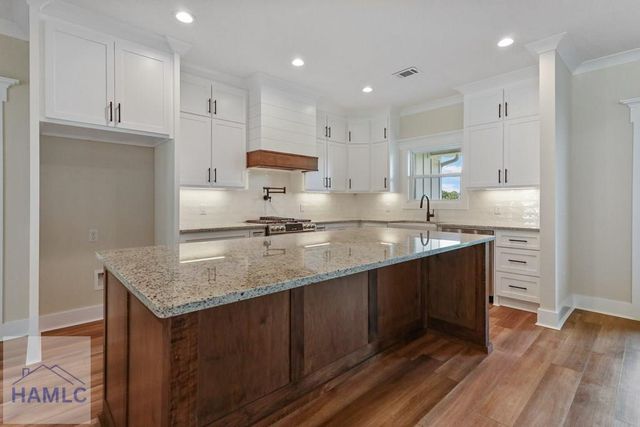 88 Northshore Avenue, Jesup, GA 31545