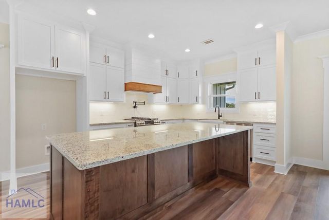 88 Northshore Avenue, Jesup, GA 31545