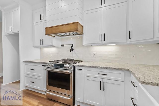 88 Northshore Avenue, Jesup, GA 31545