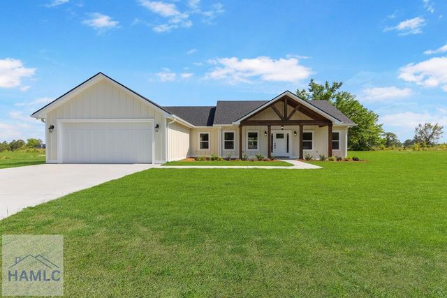 88 Northshore Avenue, Jesup, GA 31545