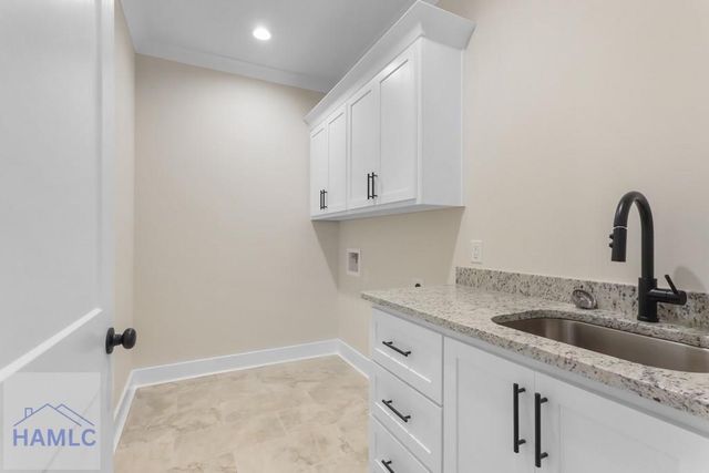 88 Northshore Avenue, Jesup, GA 31545