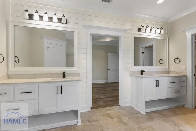 88 Northshore Avenue, Jesup, GA 31545