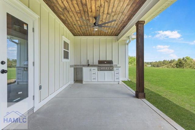 88 Northshore Avenue, Jesup, GA 31545